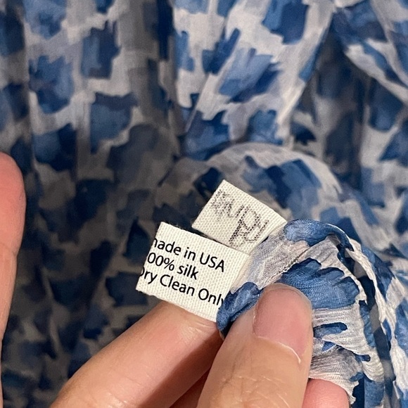 WHITLEY KROS Designer Runway Blue Leopard Print Sheer Blouse Vneck Ties Small - Picture 6 of 7